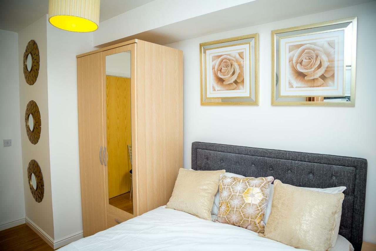 Luxuriant Apartments Northampton Exterior photo