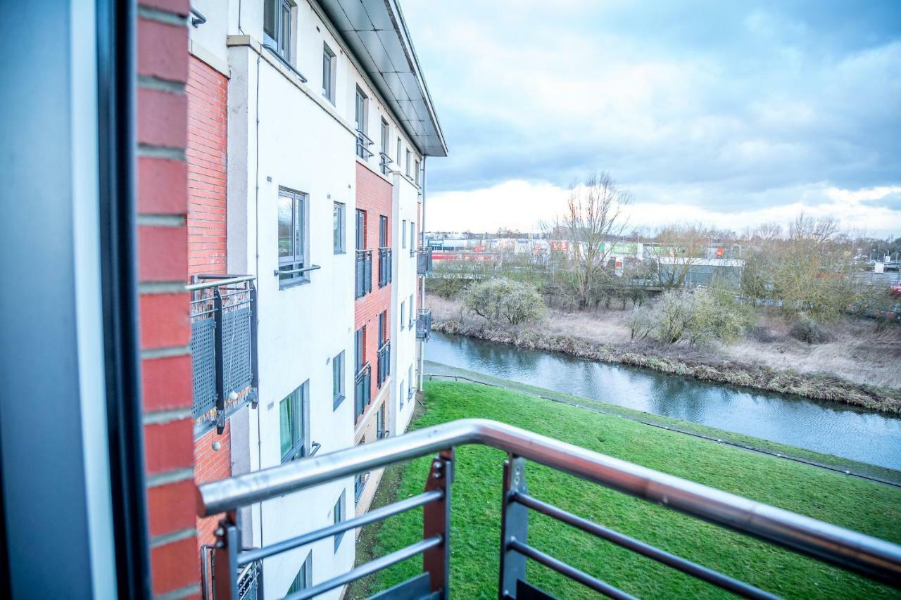 Luxuriant Apartments Northampton Exterior photo
